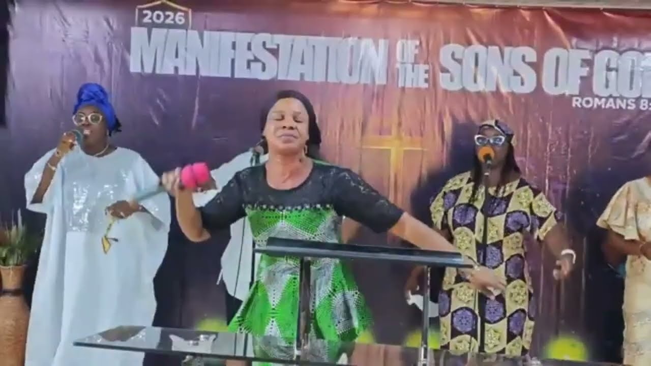 Live Praise Medley | High Praise & Celebration | African Gospel Praise - Min Jane Chidi 