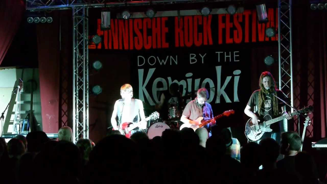 Absoluuttinen Nollapiste - Suojasivu (Live • Down by the Kemijoki 2012)