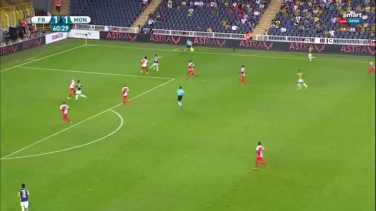 Emenike, Monaco'ya Vole Gol Attı, Spiker &Ccedil;ILDIRDI!