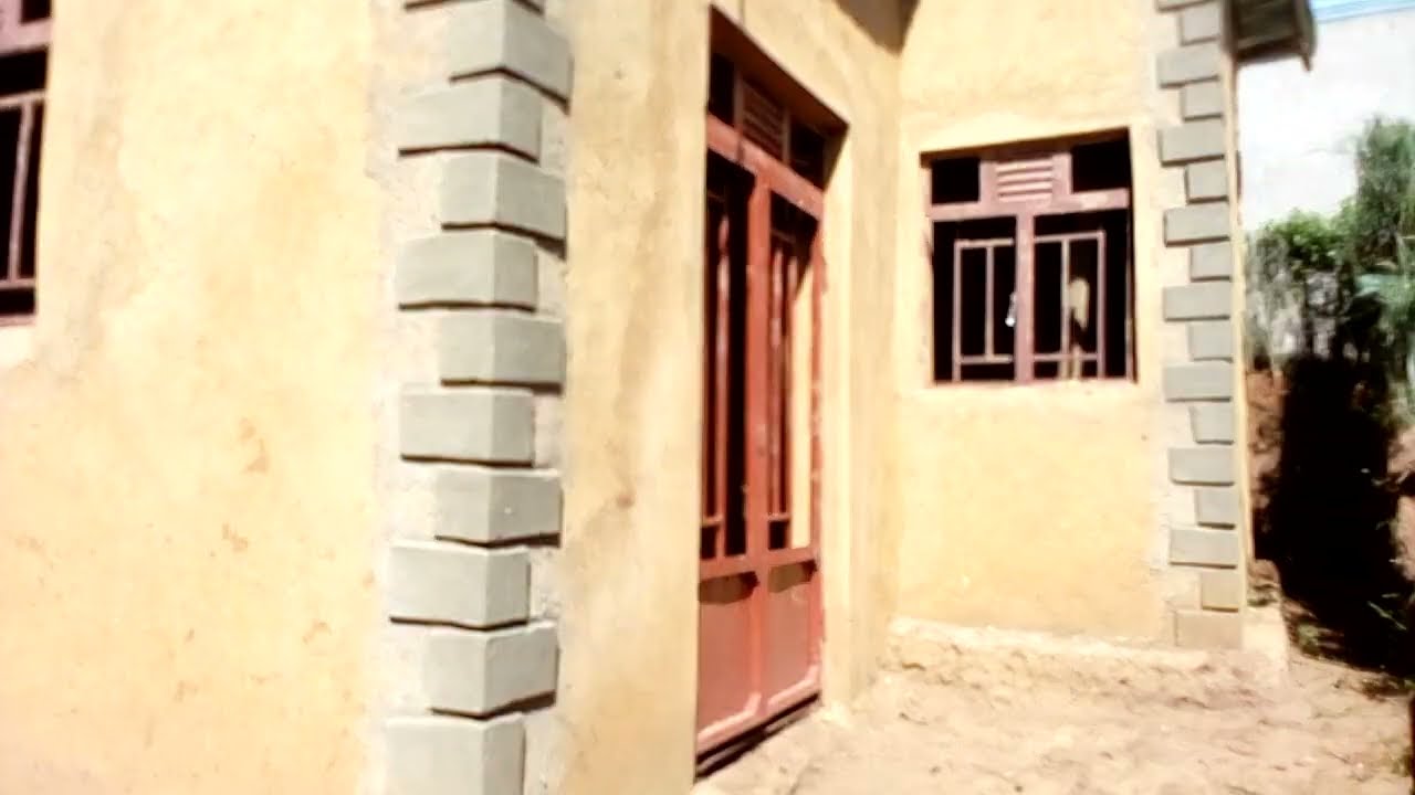 Inzu igurishwa 5.000.000F iri hafi ya kaburimbo i Nyagasambu. Contact: +(250)785010312 & 0726554309