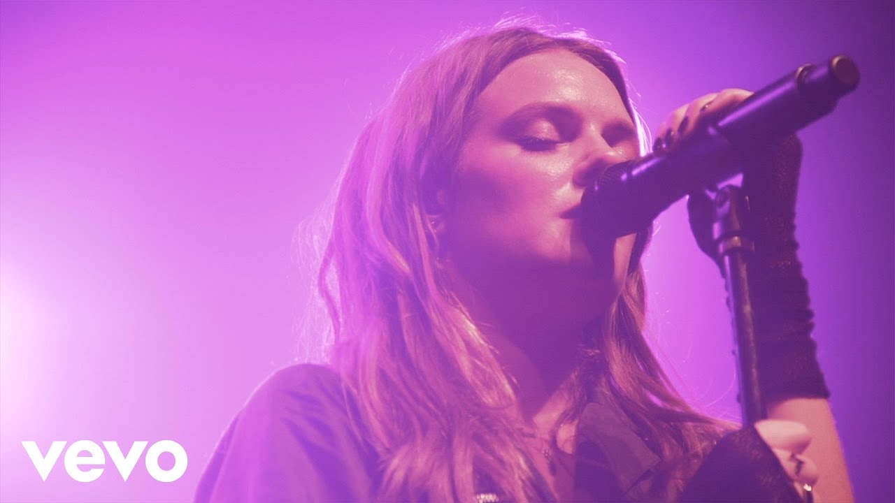 Tove Lo - Thousand Miles - Live