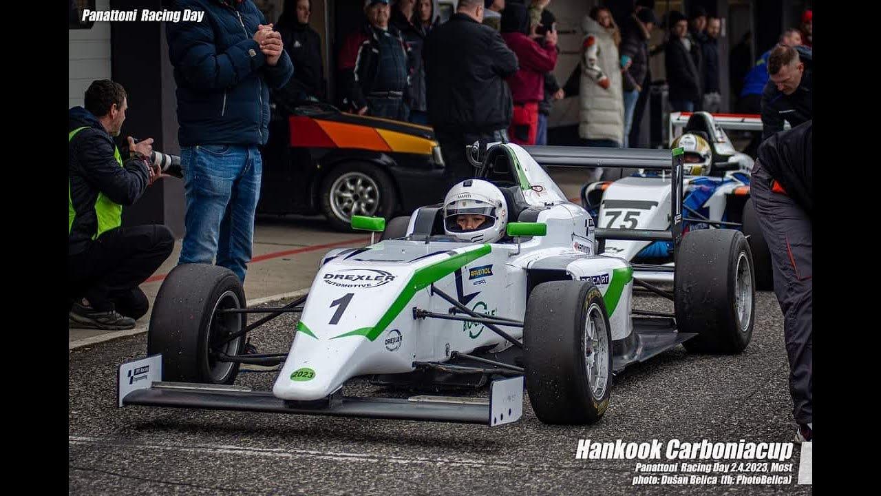 Two laps at Most in F.4