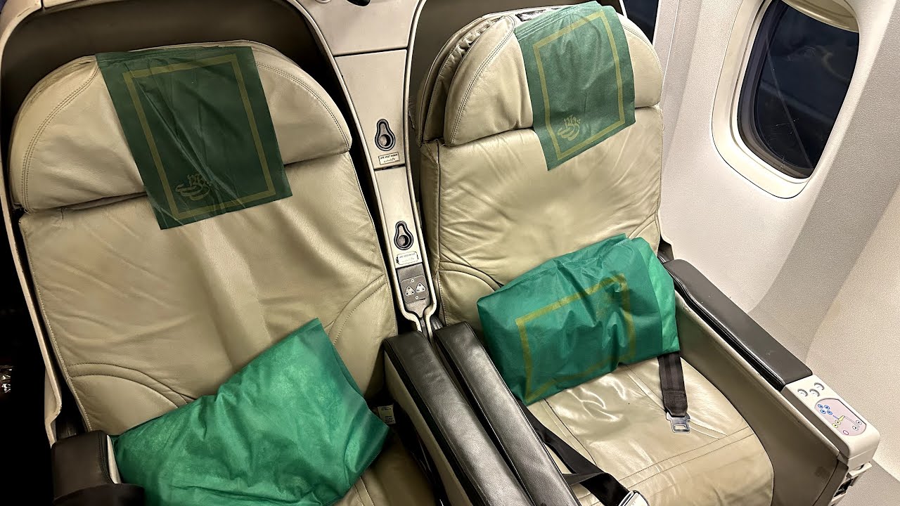 FLYING ON PIA BUSINESS CLASS FROM KARACHI TO JEDDAH