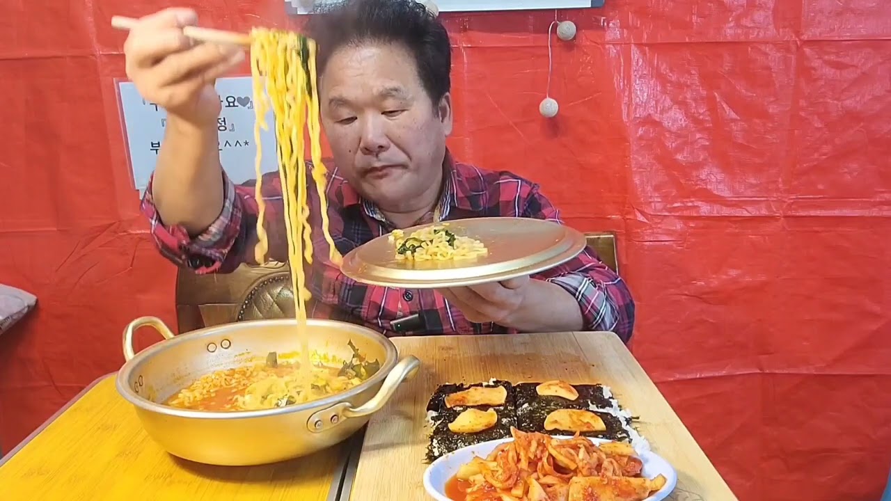 (2회)생채 겉절이에 밥에눌린 김 오징어짬뽕라면~~