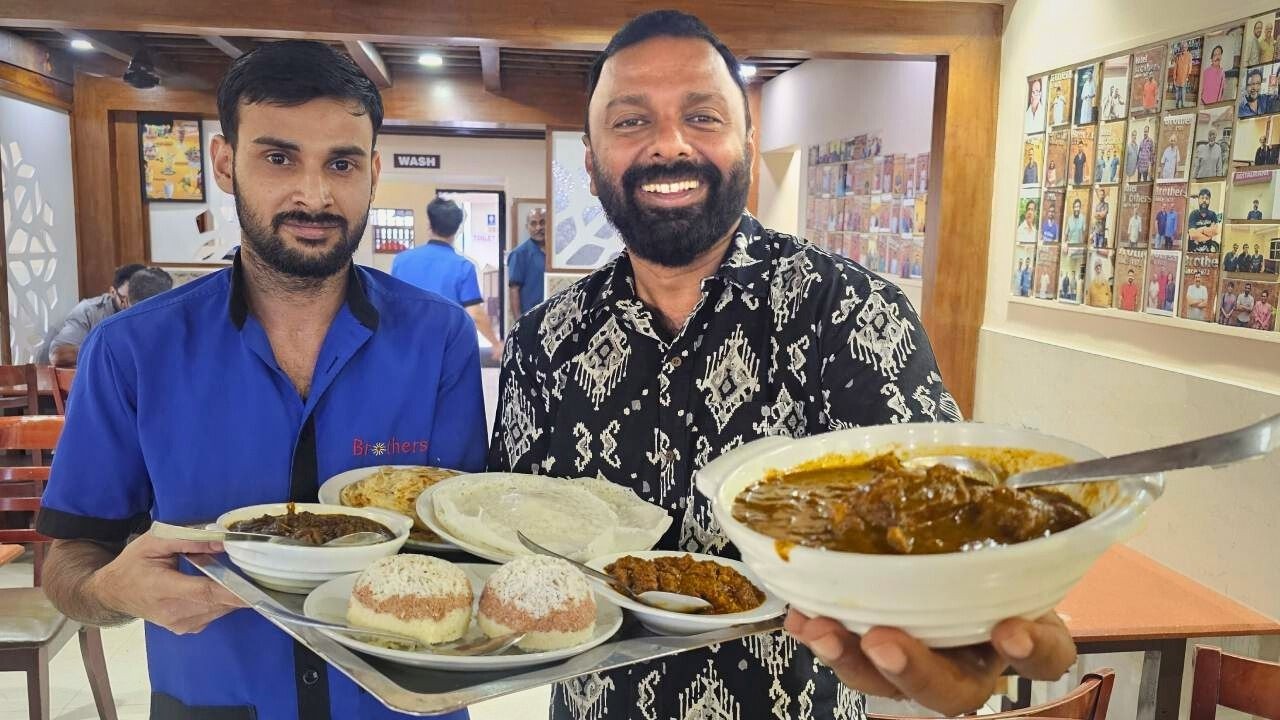 ആലപ്പുഴ താറാവ് റോസ്റ്റ് | Legendary Duck Roast at 100+-Year-Old Brothers Hotel | Alappuzha Food Trip