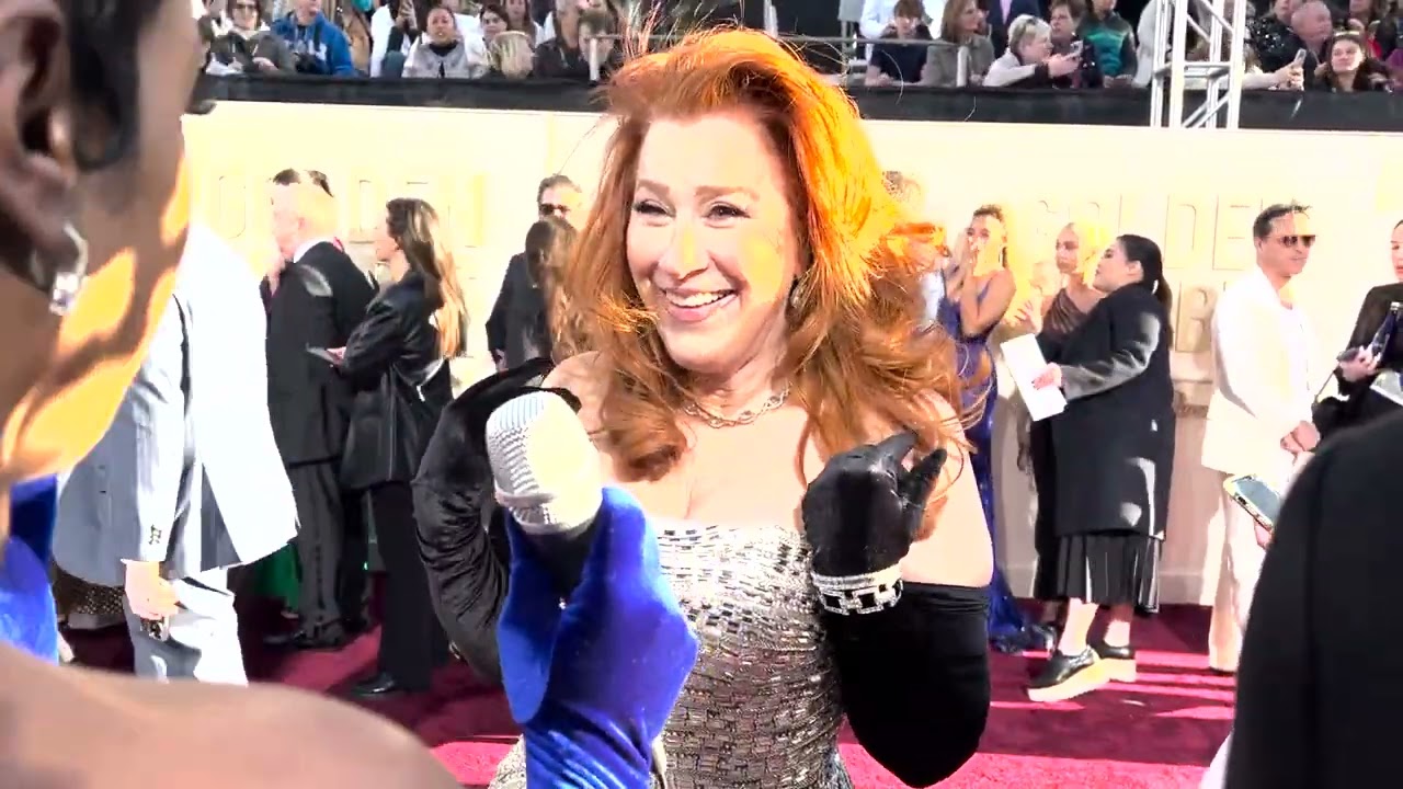 Lisa Ann Walter ('Abbott Elementary') on 2024 Golden Globes red carpet