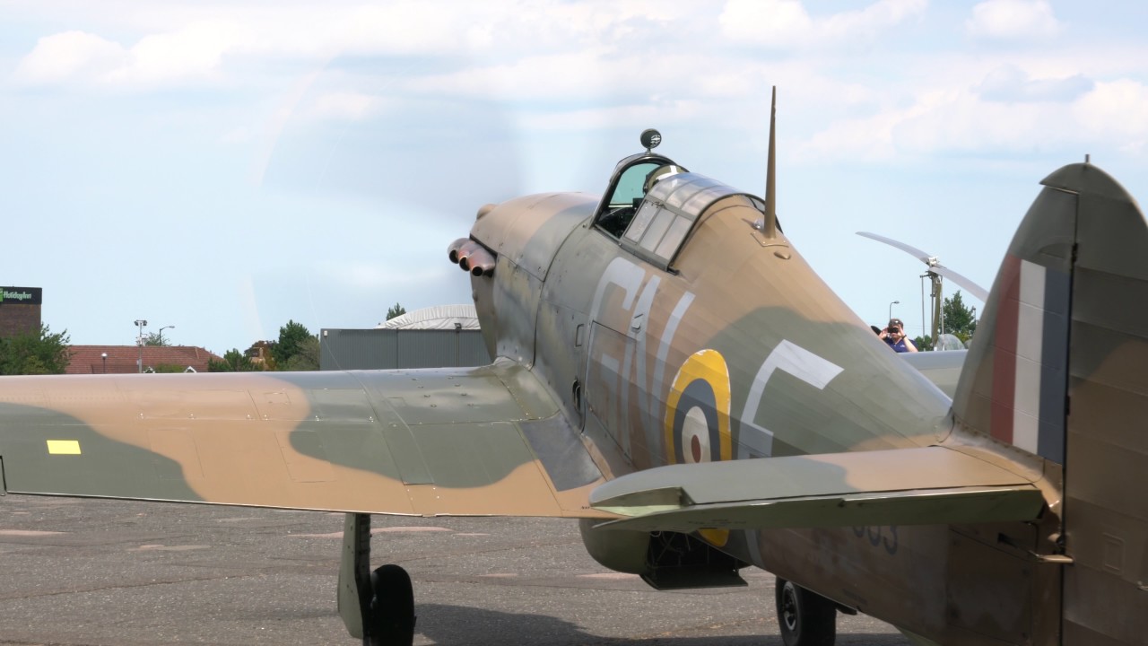 [4K] Spitfire and Hurricane startup and take-off at Rochester