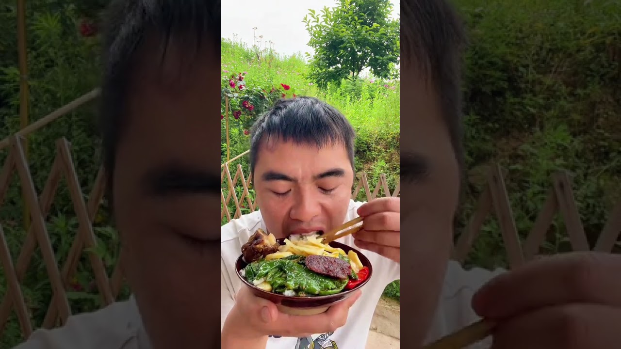 兄弟姐妹们 吃饭了哦 今天吃腊排骨跟腊肠 简简单单又是一餐#抖音美食推荐官 #美食 #普通的饭菜都是家的味道 @DOU+小助手