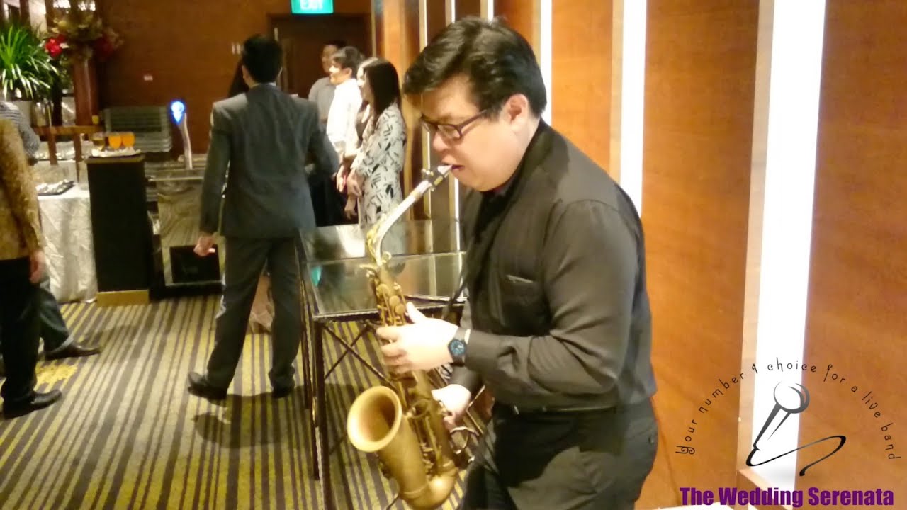 Solo saxophonist