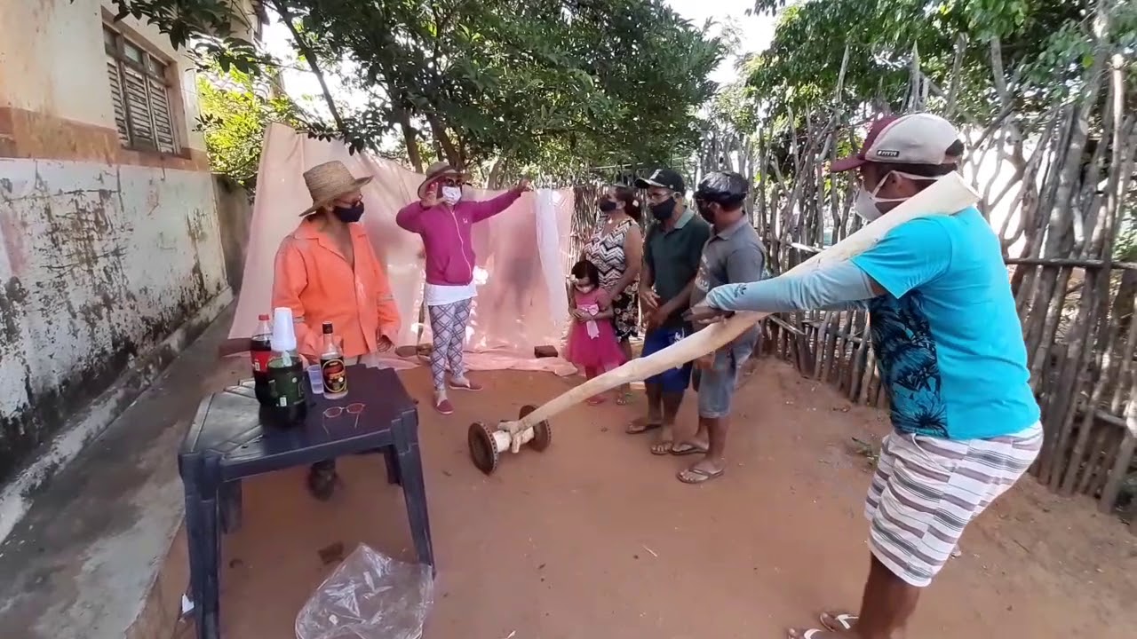 Seu mané atira pedra na delegacia