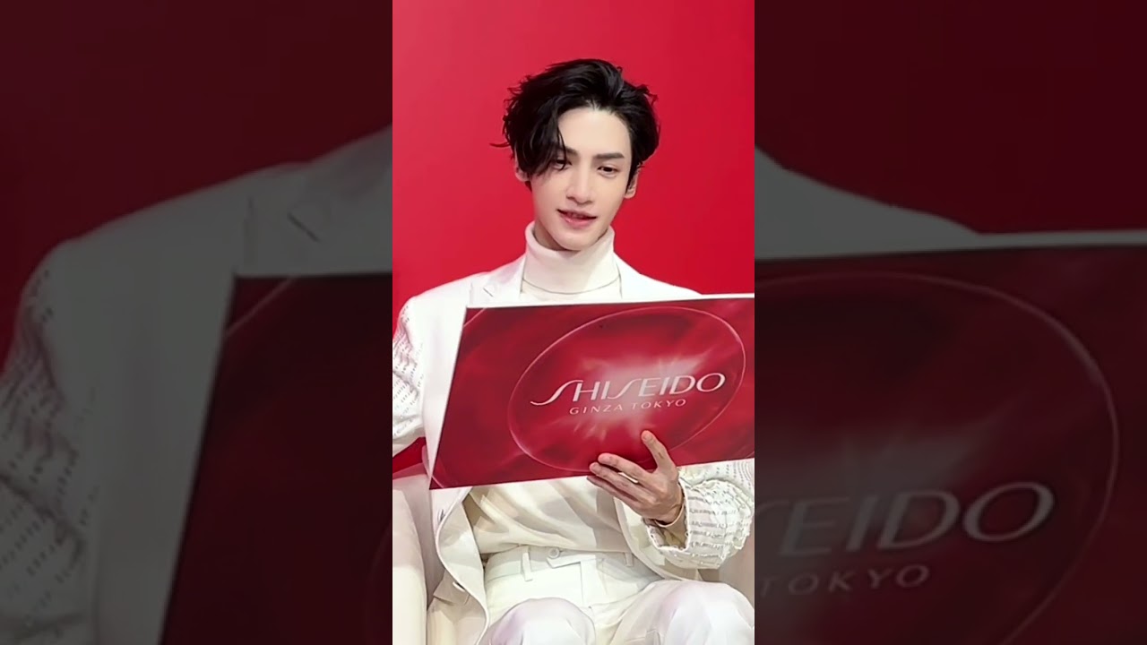 Предновогодние встречи #LoYunxi #LeoLuo #ЛоЮньСи #罗云熙 #Lo #Yunxi #yunxiluo