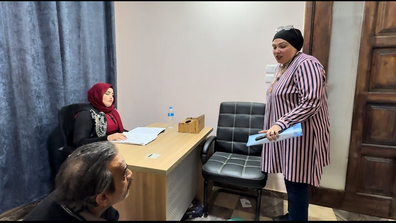 مدير عمل نفسه ساعى فى البوفيه  عشان يكتشف اكبر فساد فى الوطن العربى