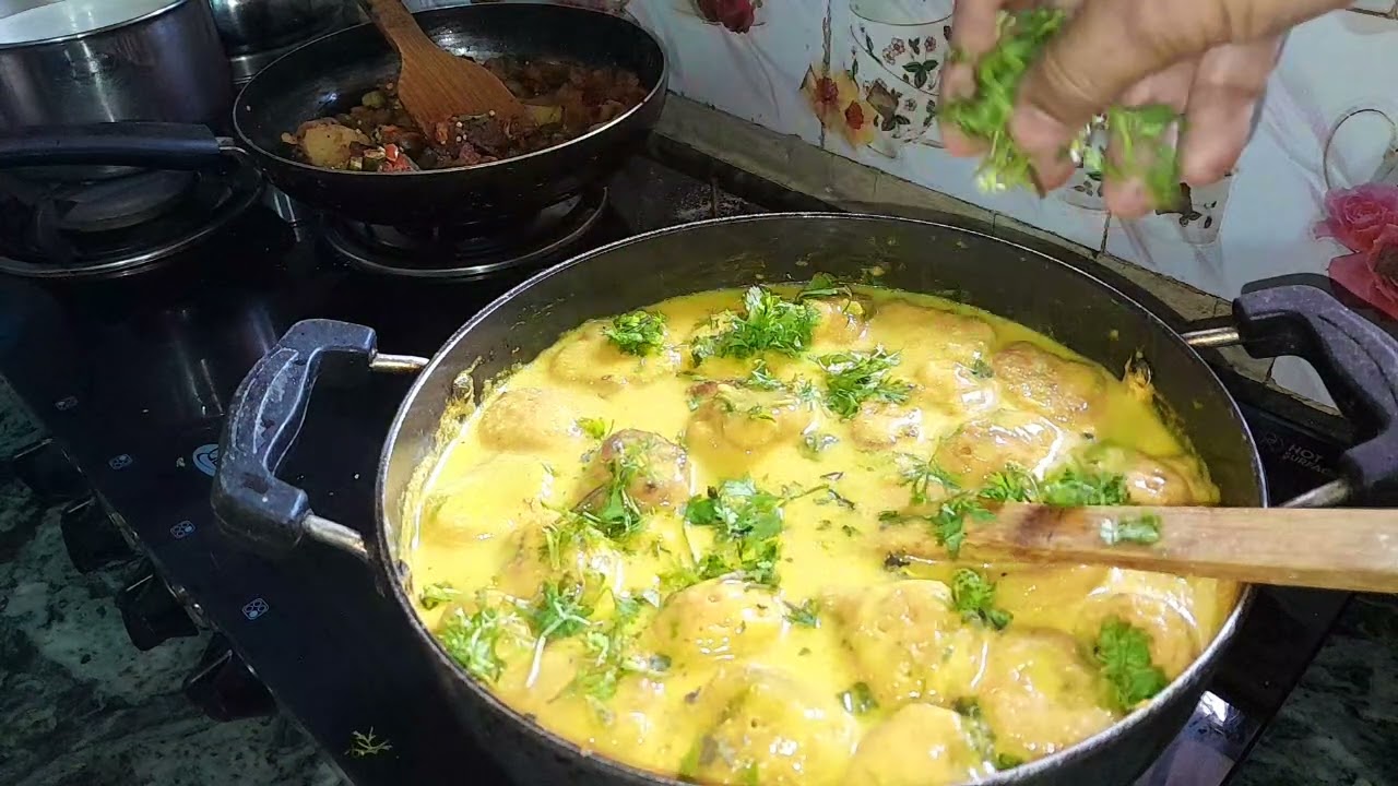 # aaj ka lunch my home style kadhi Pakoda simple aur Sare tarike se banaya hai😋👌
