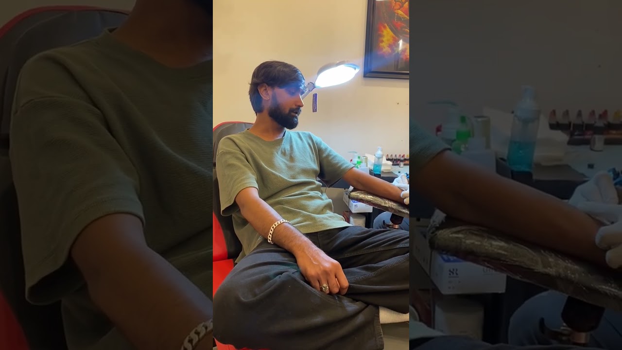 Good Vibes only ✨ Client Enjoying His Tattoo Session by Singing🎙️👨‍🎤