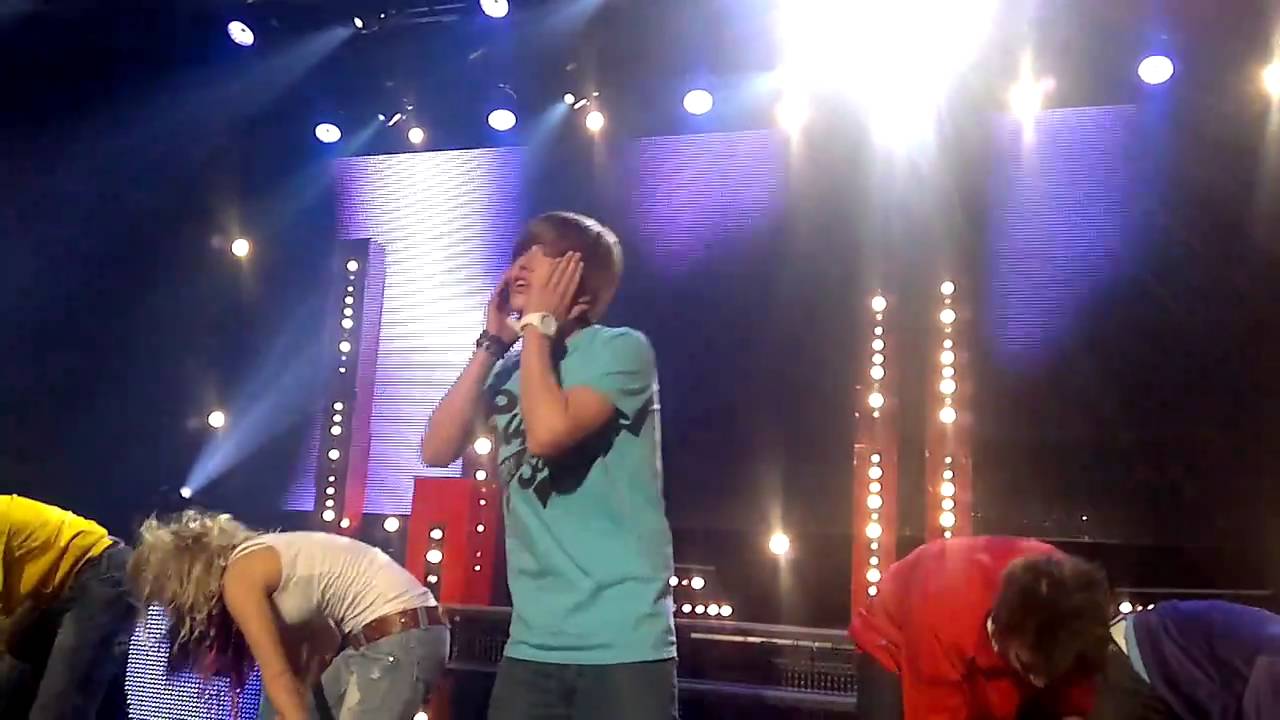 Ian Thomas - Baby  (Vlaamse Justin Bieber)