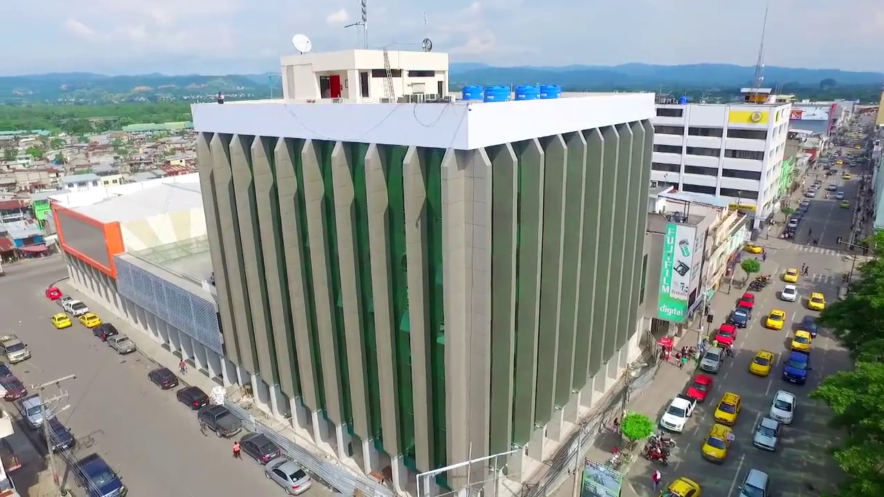 Las modernas instalaciones del Edificio de la Prefectura de Esmeraldas