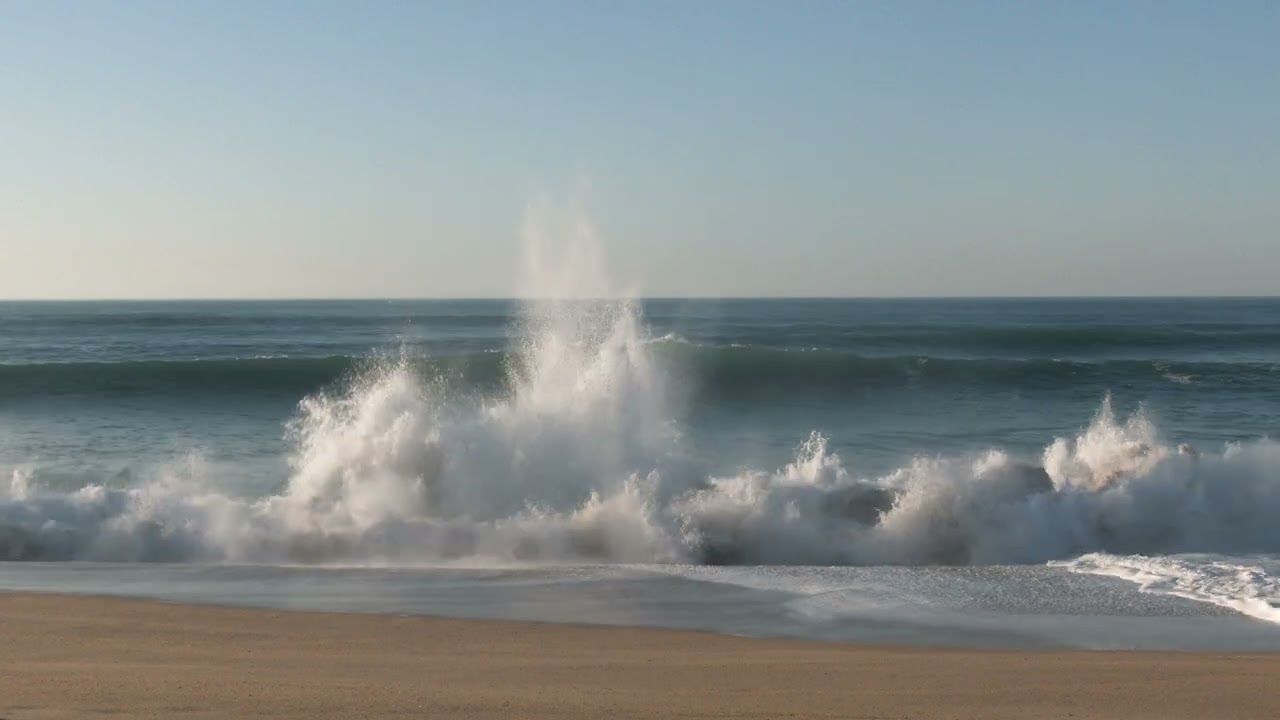 Ocean Waves Crashing on Beach 🌊1 Hour Ocean Ambience (4K UHD)