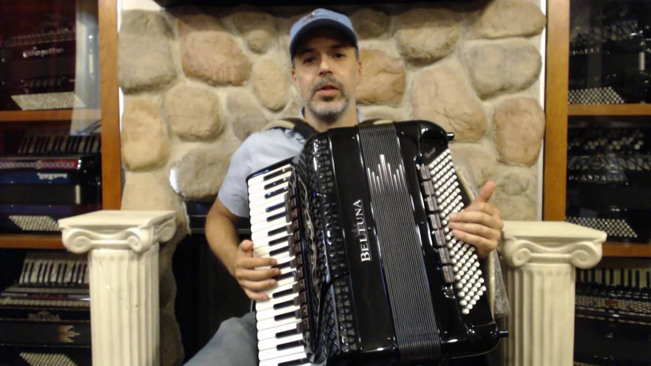 How to Play Brazilian Forró Music on Piano Accordion - Lesson 1 - Forró Groove