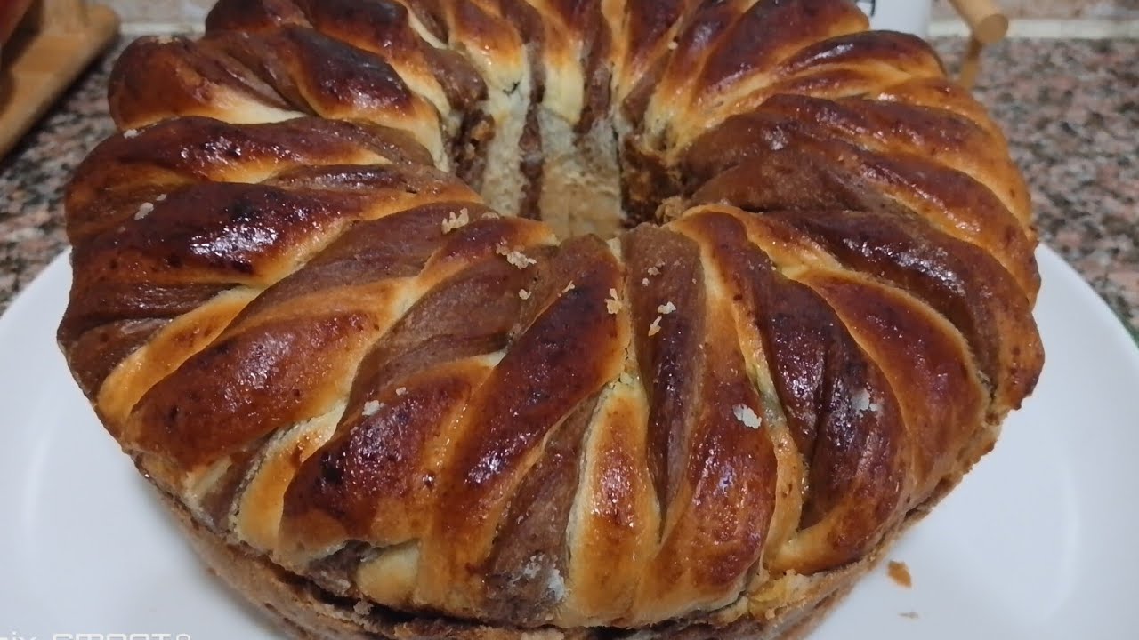 هذا البريوش للسحور 😋طاقية السلطان 👑 بريوش فاخر محشي بالشوكولا والمكسرات 👌 هشّ وخفيف طعم رهييب 