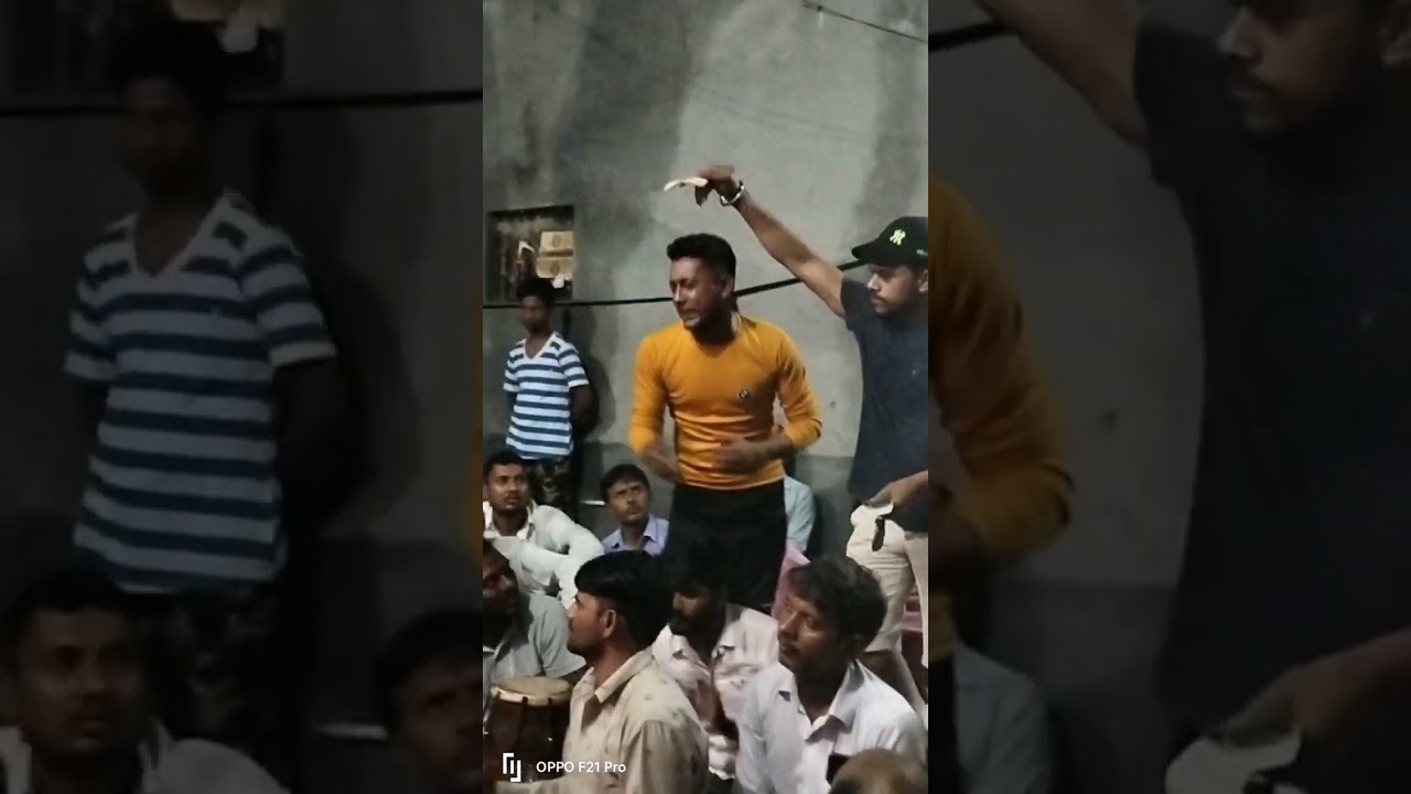 लगुरिया गाते हुए प्रदीप बघेल कुटरोली तुकलकबाट  दिल्ली में