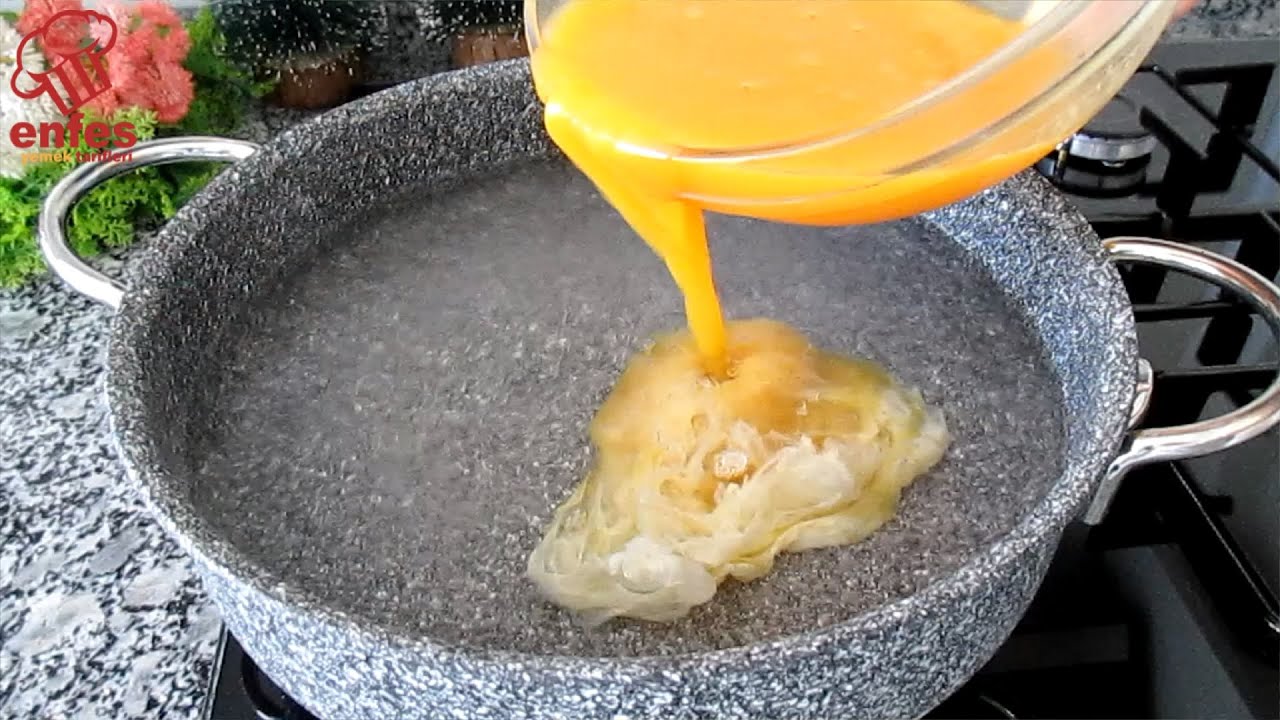 Просто вылейте яйцо в кипящую воду!! Я больше не покупаю в магазинах! легко и вкусно