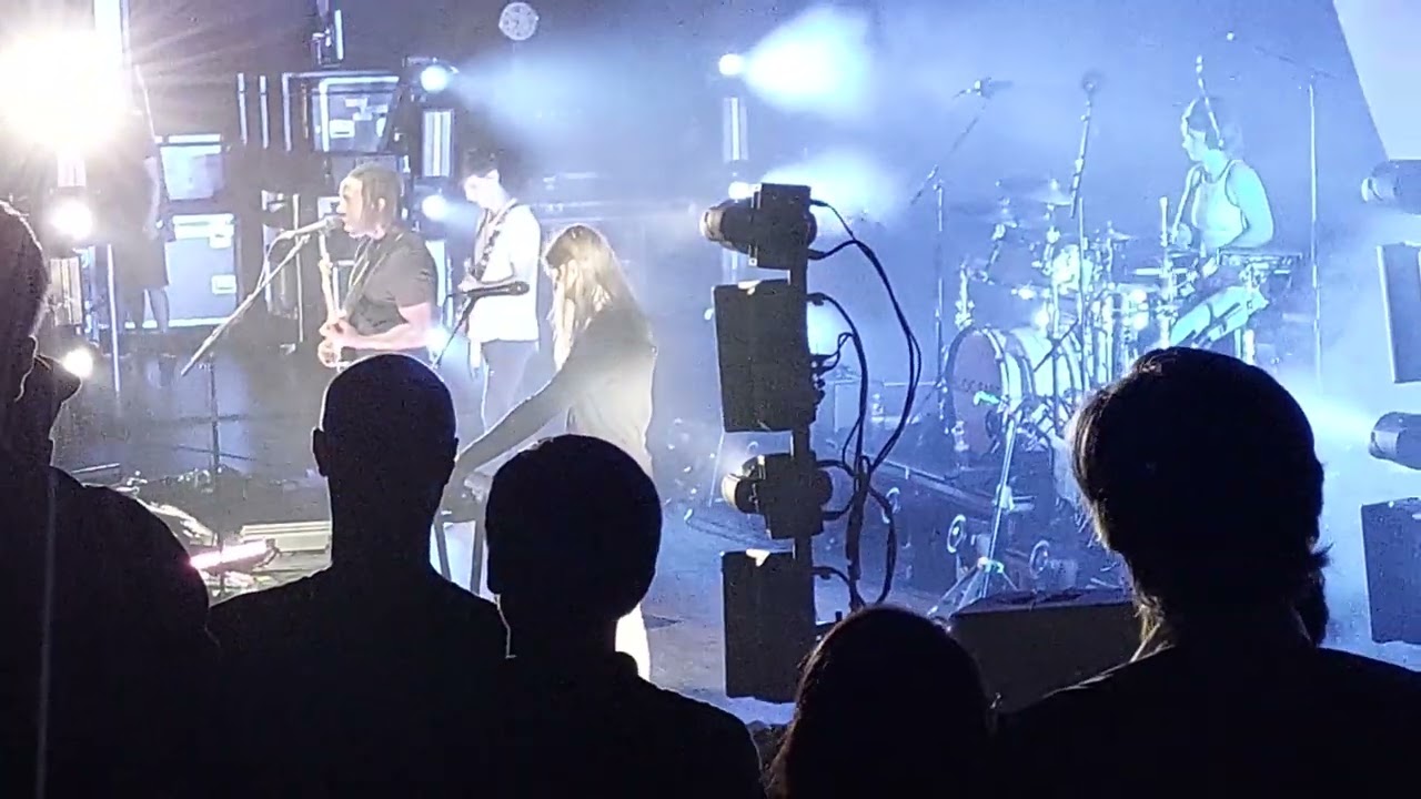 Bloc Party - The peace offering Live in Tivoli Utrecht NL 17-05-2022