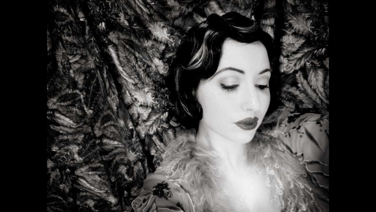 1920s Finger Wave Hair Tutorial. Authentic vintage style.
