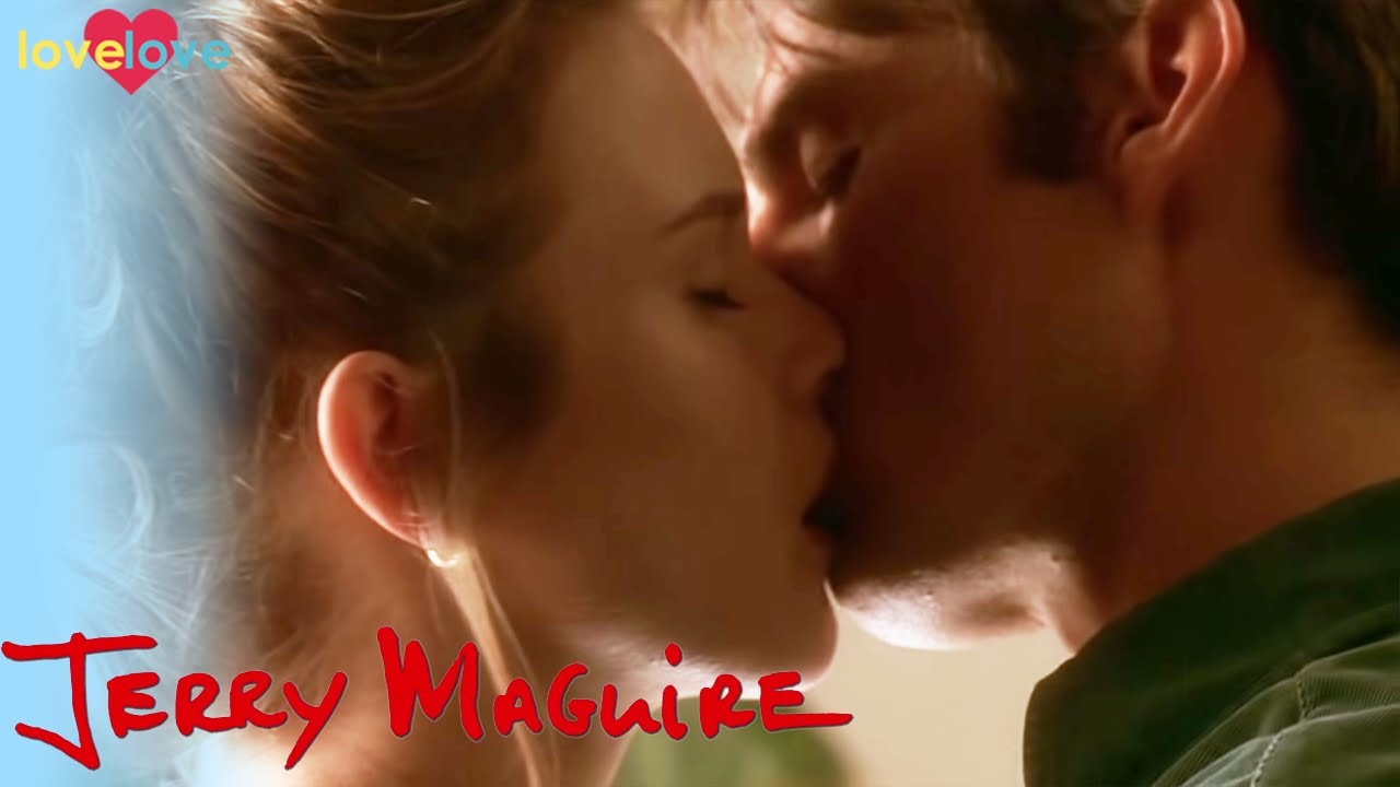 Jerry and Dorothy's After Dinner Kiss! | Jerry Maguire | Love Love | With Captions