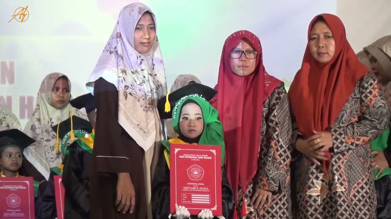 Wisudawan wisudawati RA MIFTAHUL HUDA 3