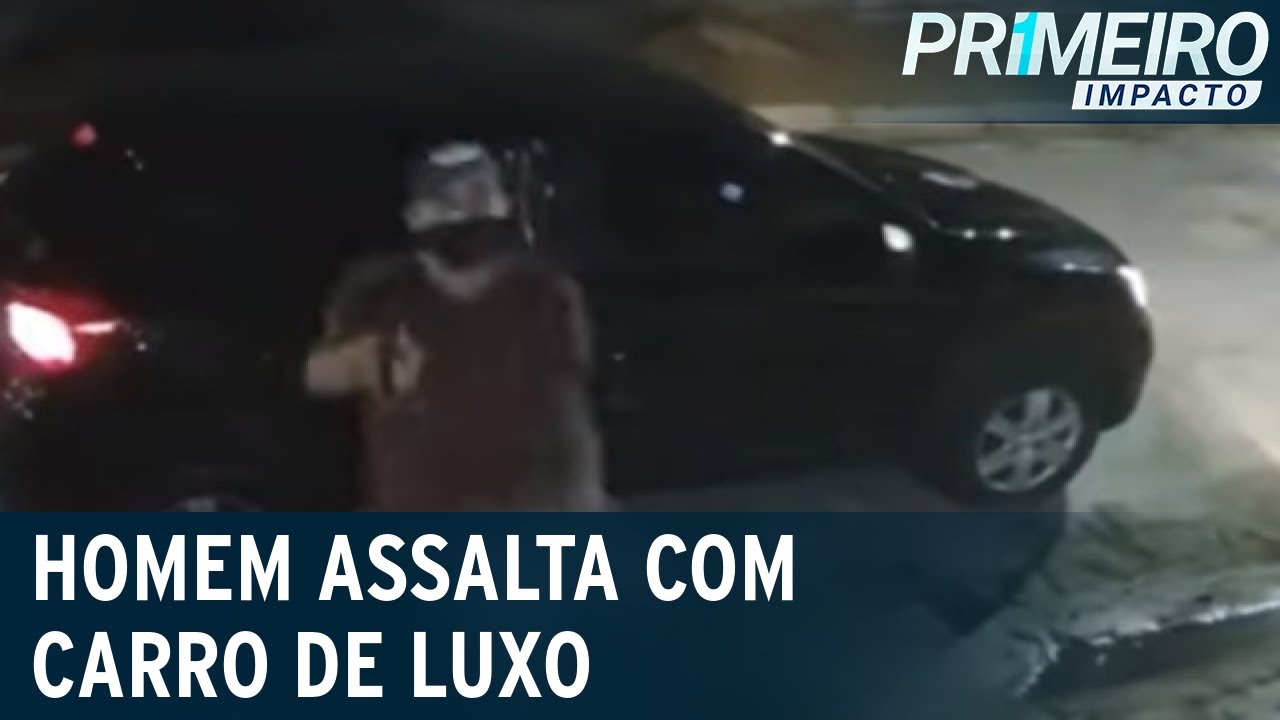 Vídeo: homens são surpreendidos por assaltante em carro de luxo | Primeiro Impacto (09/04/21)