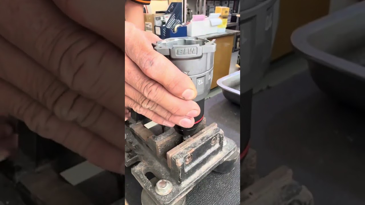 Instructions for cleaning the Milwaukee 2904 cordless drill