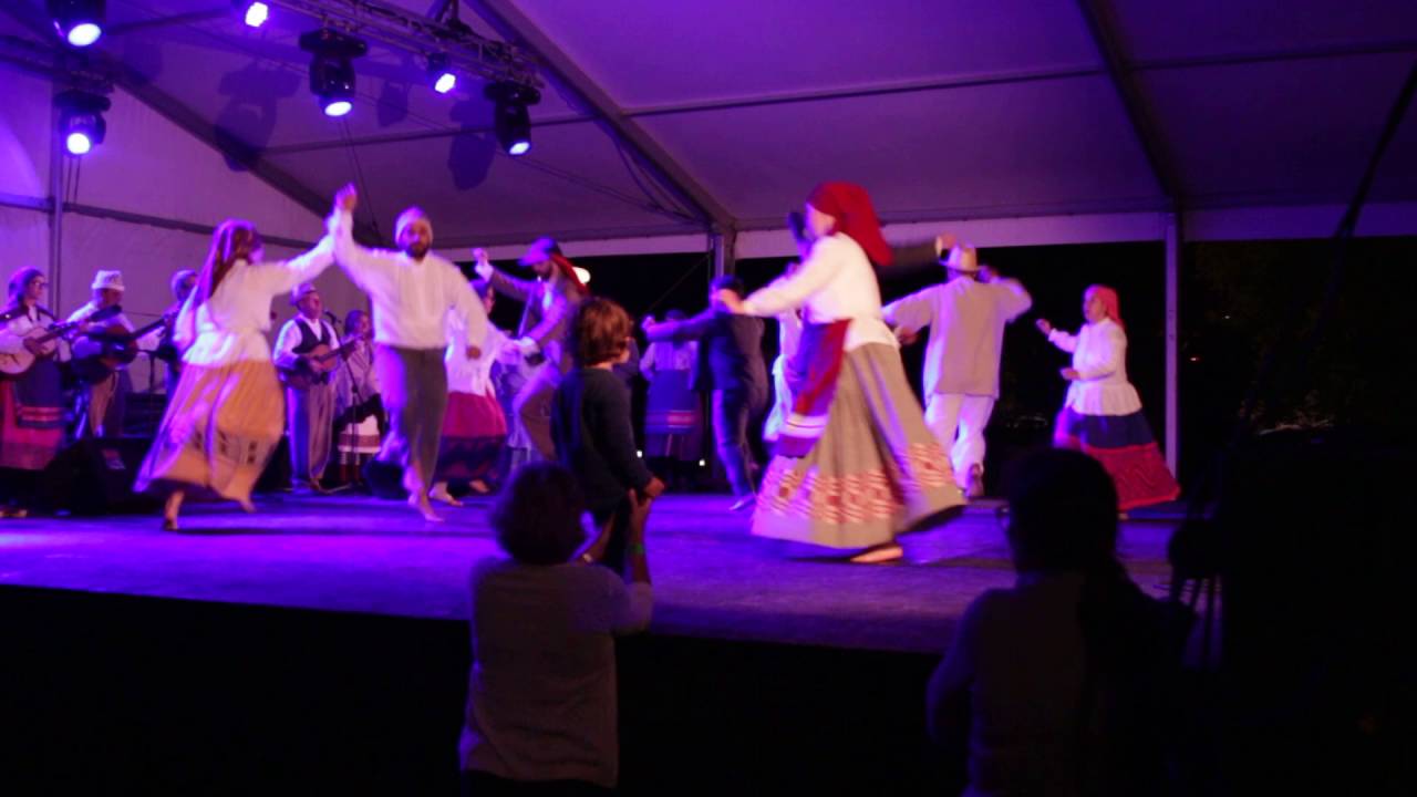 Grupo Folclórico de Cantares e Balhados da Relva (Balho Furado)