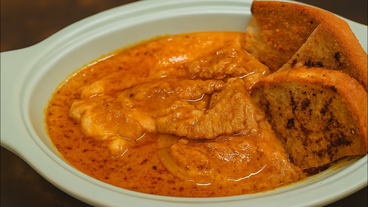 White cheesy chicken with garlic bread #youtubevideo 