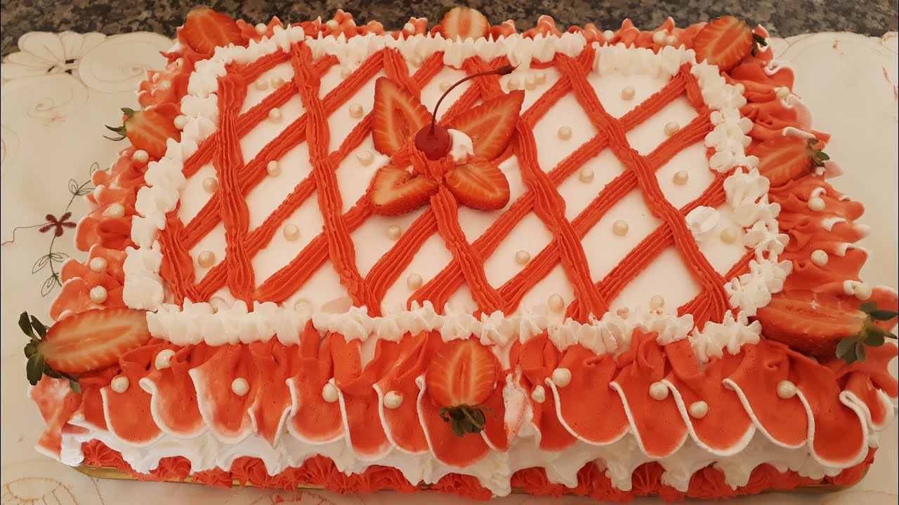 Bolo de Aniversário de 3kg Creme Belga com Morangos | Bolo para 30 pessoas