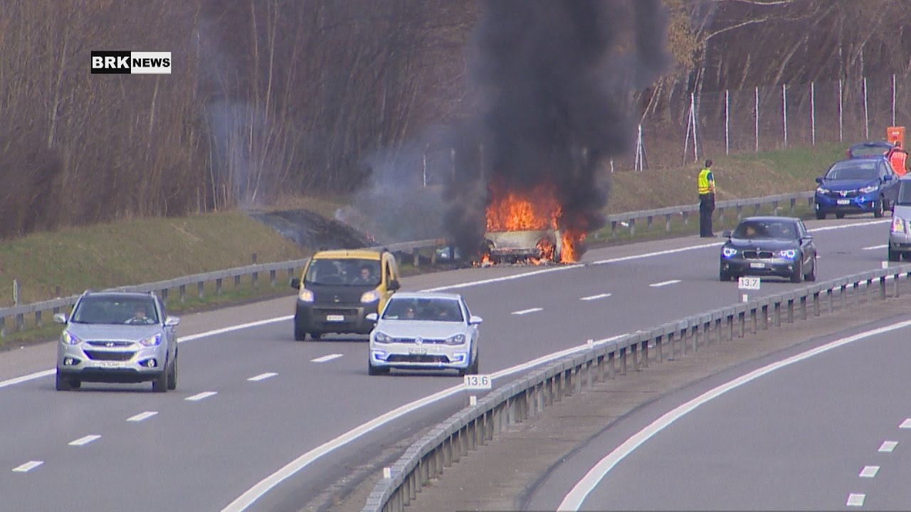 Felben TG: Autobrand auf der Autobahn A7