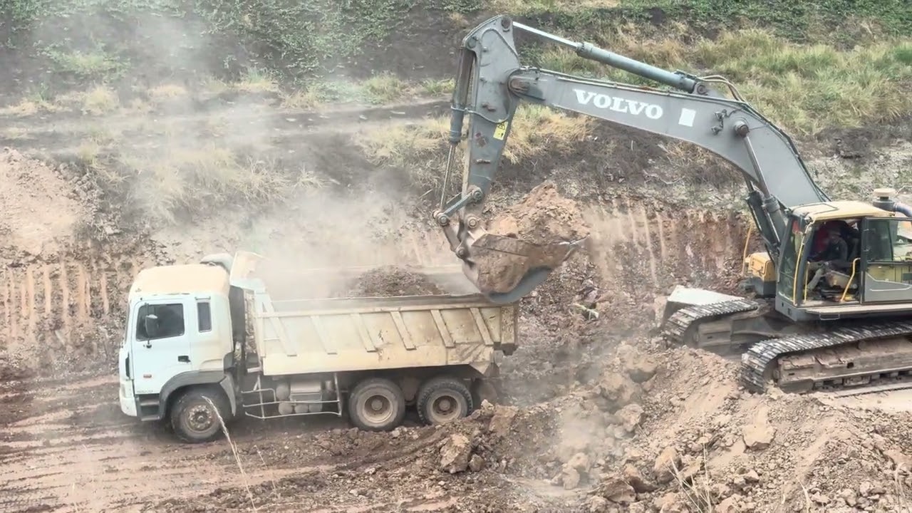  Powerful Volvo EC480DL Excavator Digging Action | Heavy Equipment Working at Construction Site