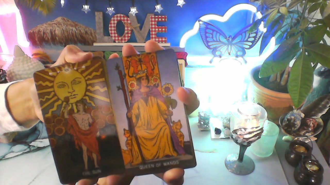 AQUARIUS - SPIRIT IS WARNING YOU ABOUT SOMEONE TRYING TO COME BACK AROUND