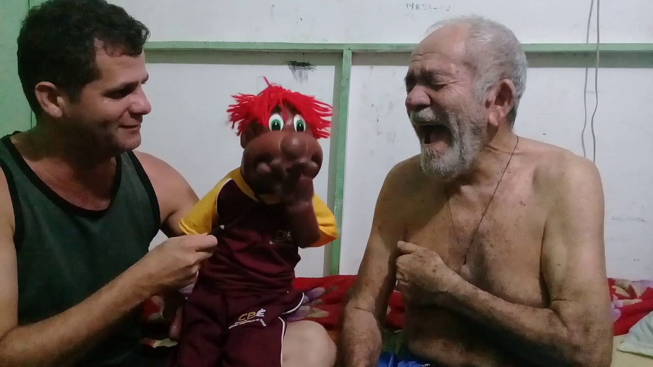 Boneco Luizinho e o vovô