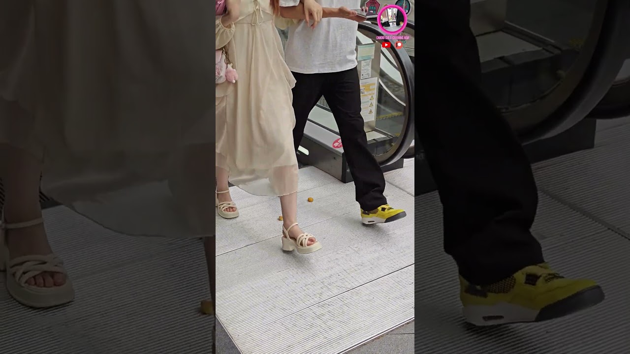 Cakes walkover crush at  escalator #crush #shoes