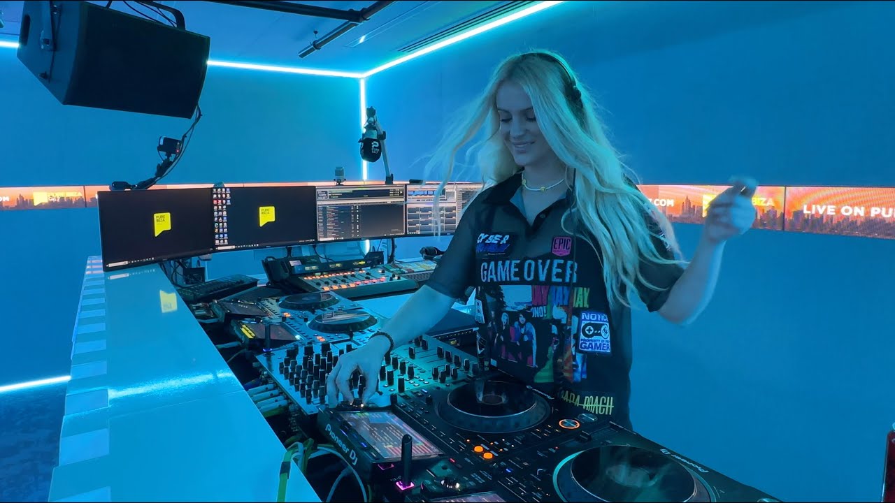 Alev Tav - Ibiza Pure Radio Dubai [minimal deep tech/garage/ dj mix]