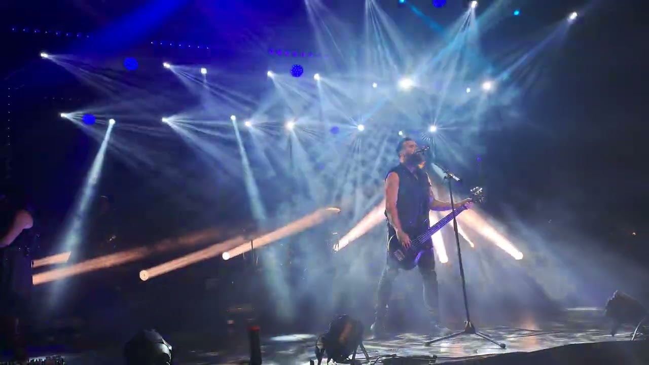 Skillet - Comatose [ JJArena Istanbul ] Front of stage  - Live 2024