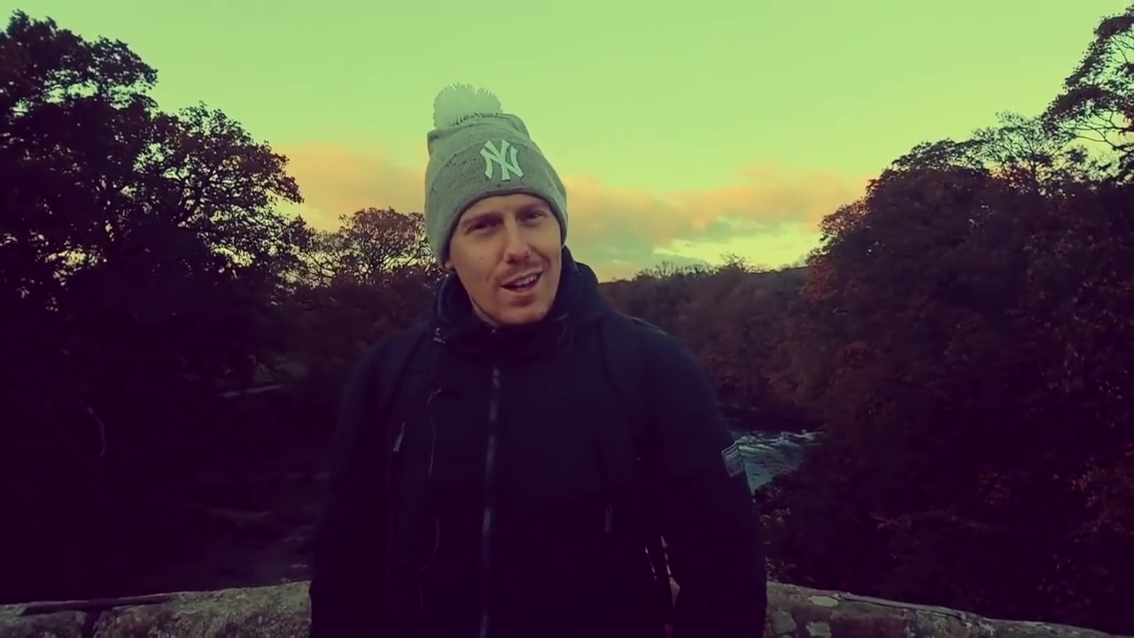 This Man Paid Someone To Wave To Him | Inspirational Christian Video