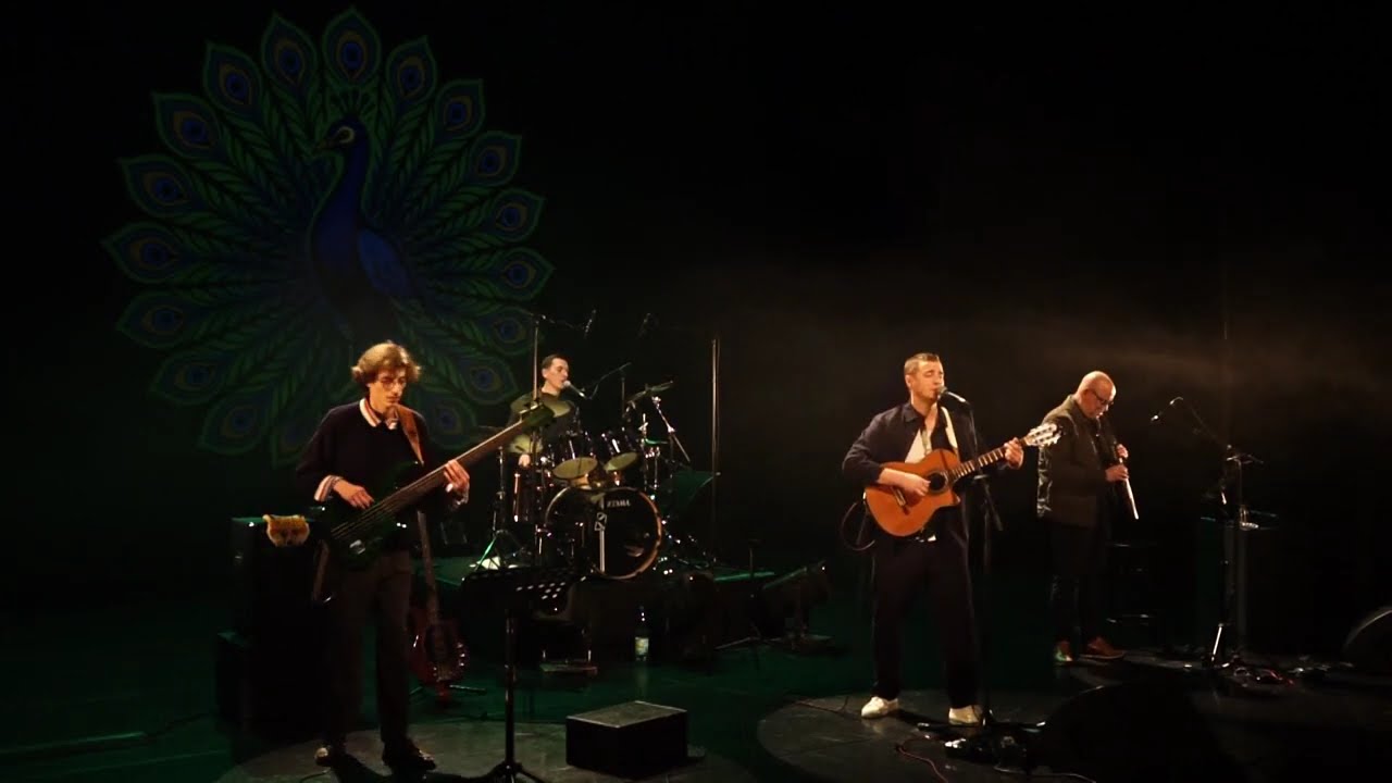 Velvet Circles — Meet Me in the Windy City (Live at Benoît XII Theater, Avignon)