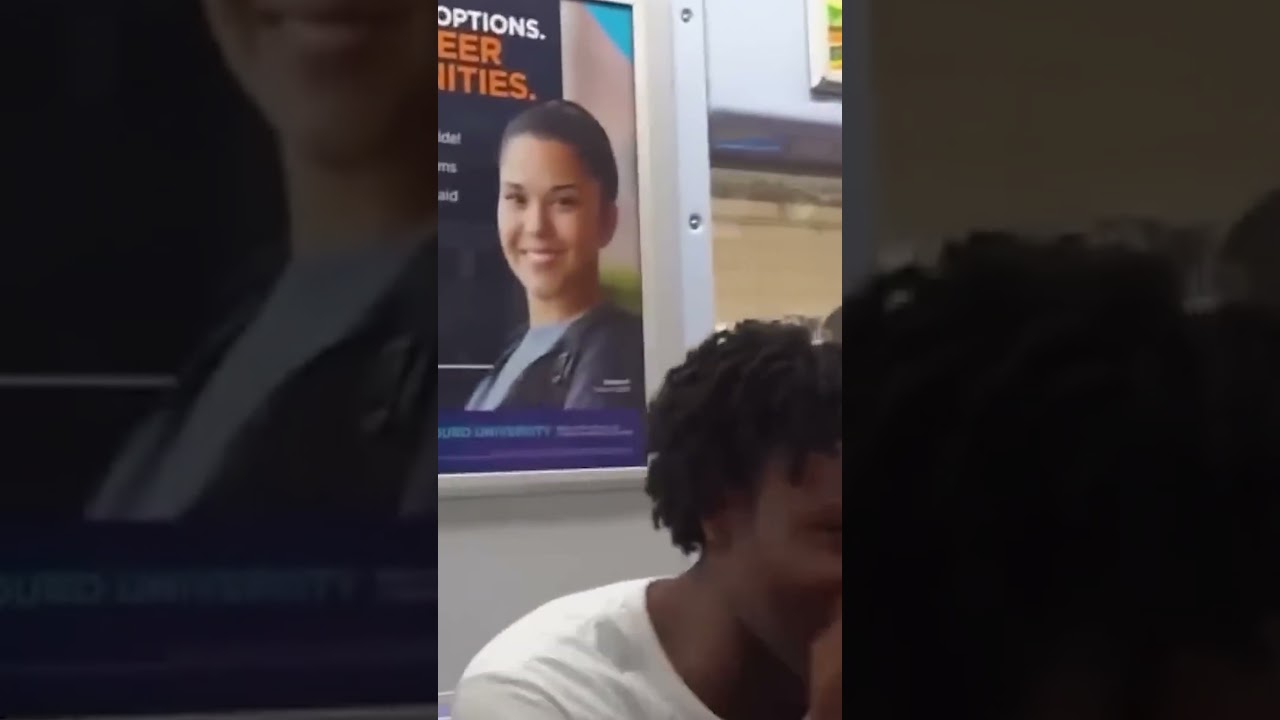 Они убежали из метро после того, как я это сделал😭 #розыгрыш