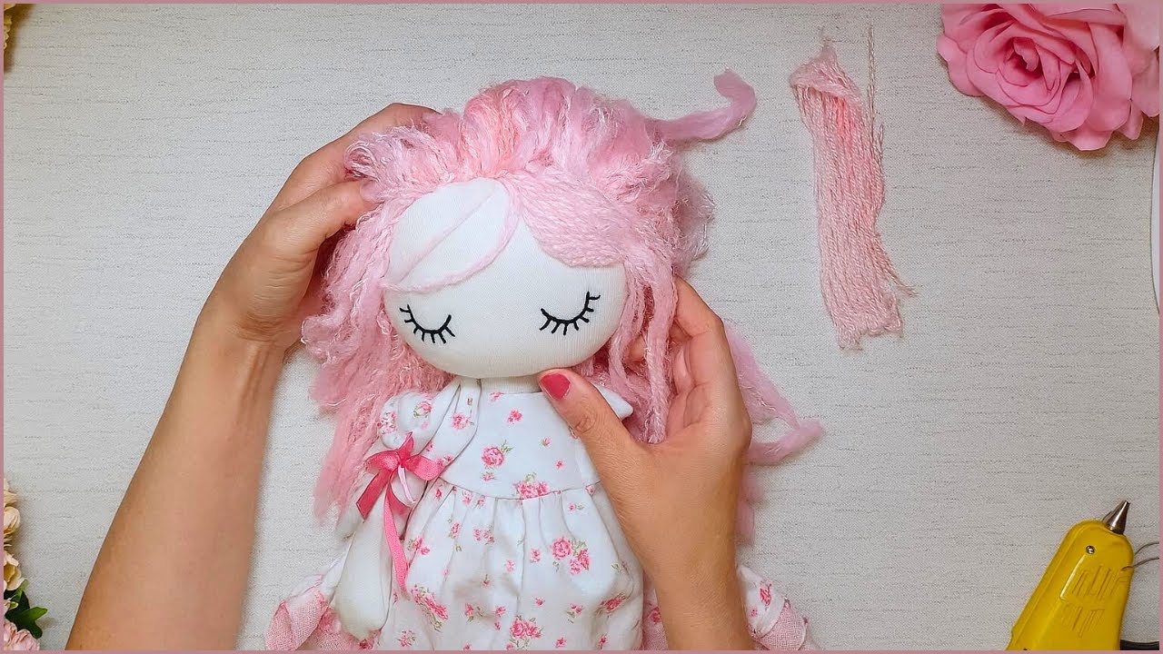 PRINCESA SOÑADORA . parte 3/3 - COMO PONER PELO DE LANA a muñeca de trapo