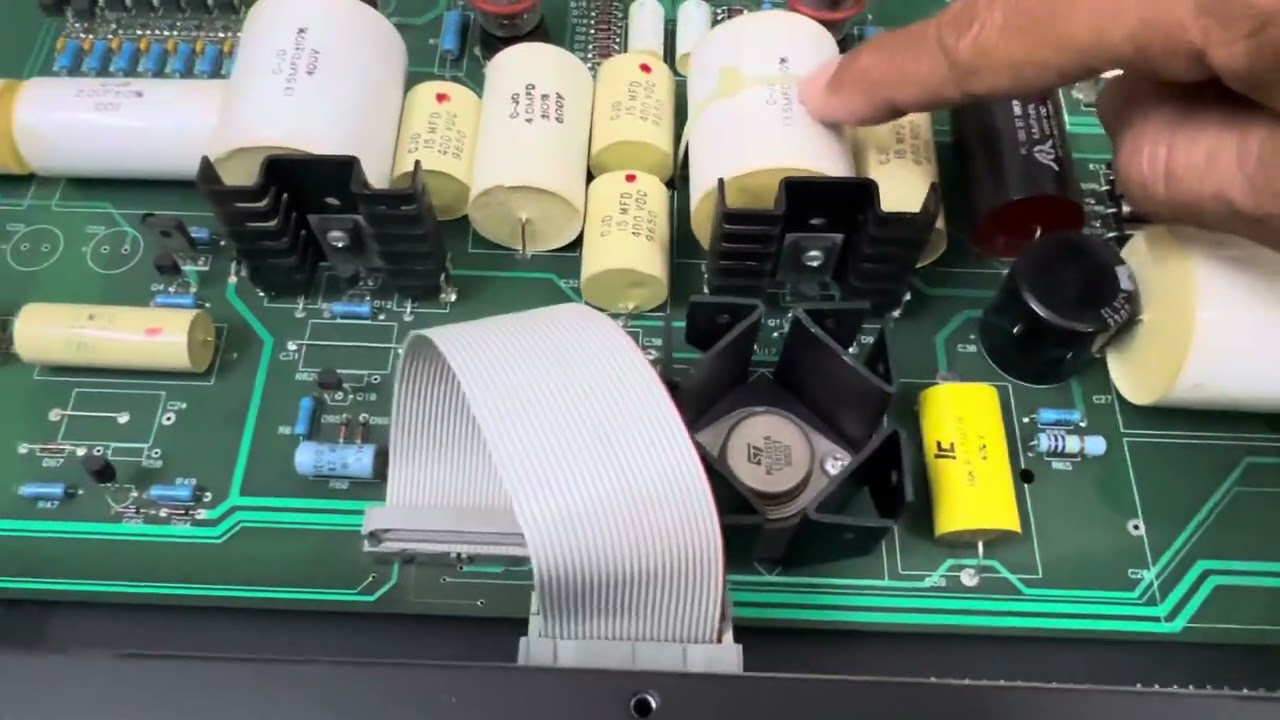 Pre Conrad Johnson PV 14L nội thất