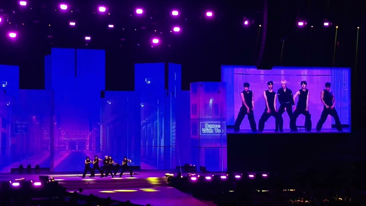 140226 HUENING KAI SOLO DANCE WITH YOU TXT ACT TOMORROW IN KUALA LUMPUR 