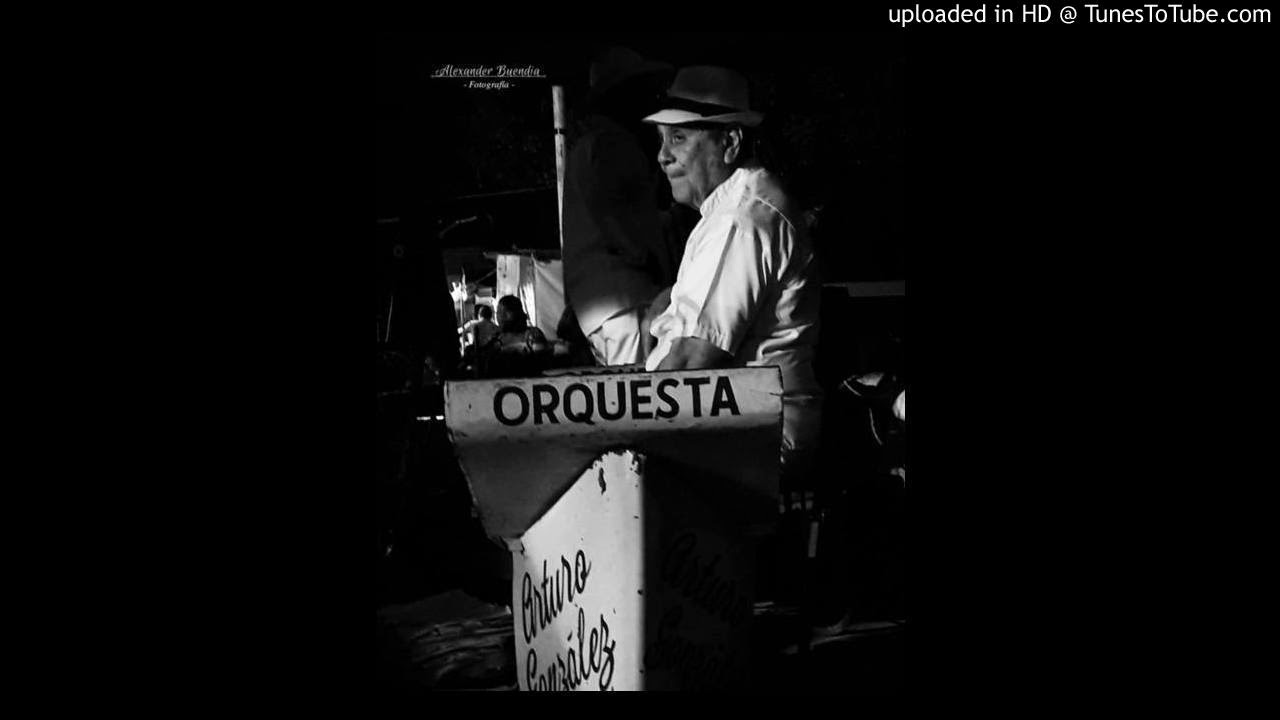 9.- Hermanos Peralta- Orq. Arturo Gonzales