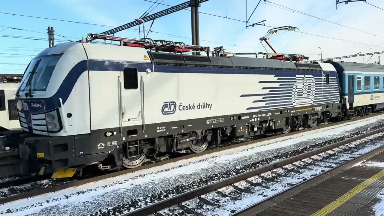Vlaky Praha Libeň. Konečně Vánoční Vectron 