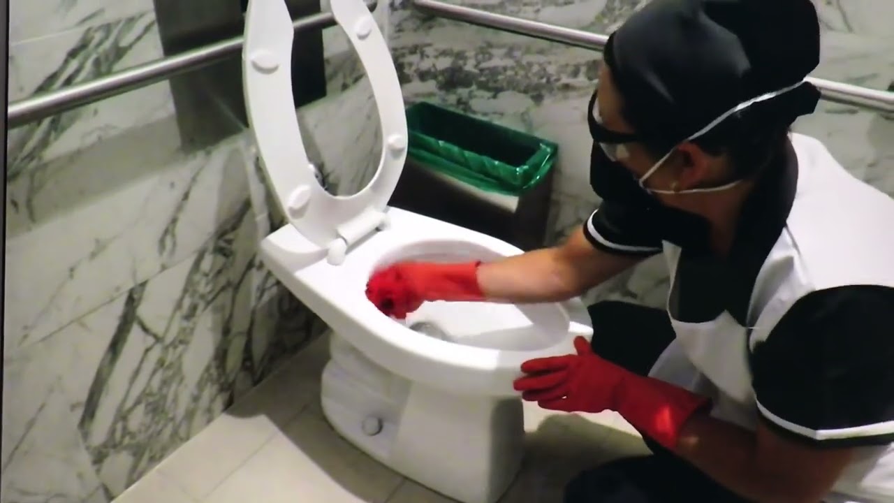 Limpieza y desinfección en baños